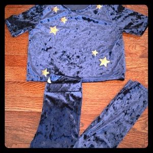 Girls crushed velvet crop set.
